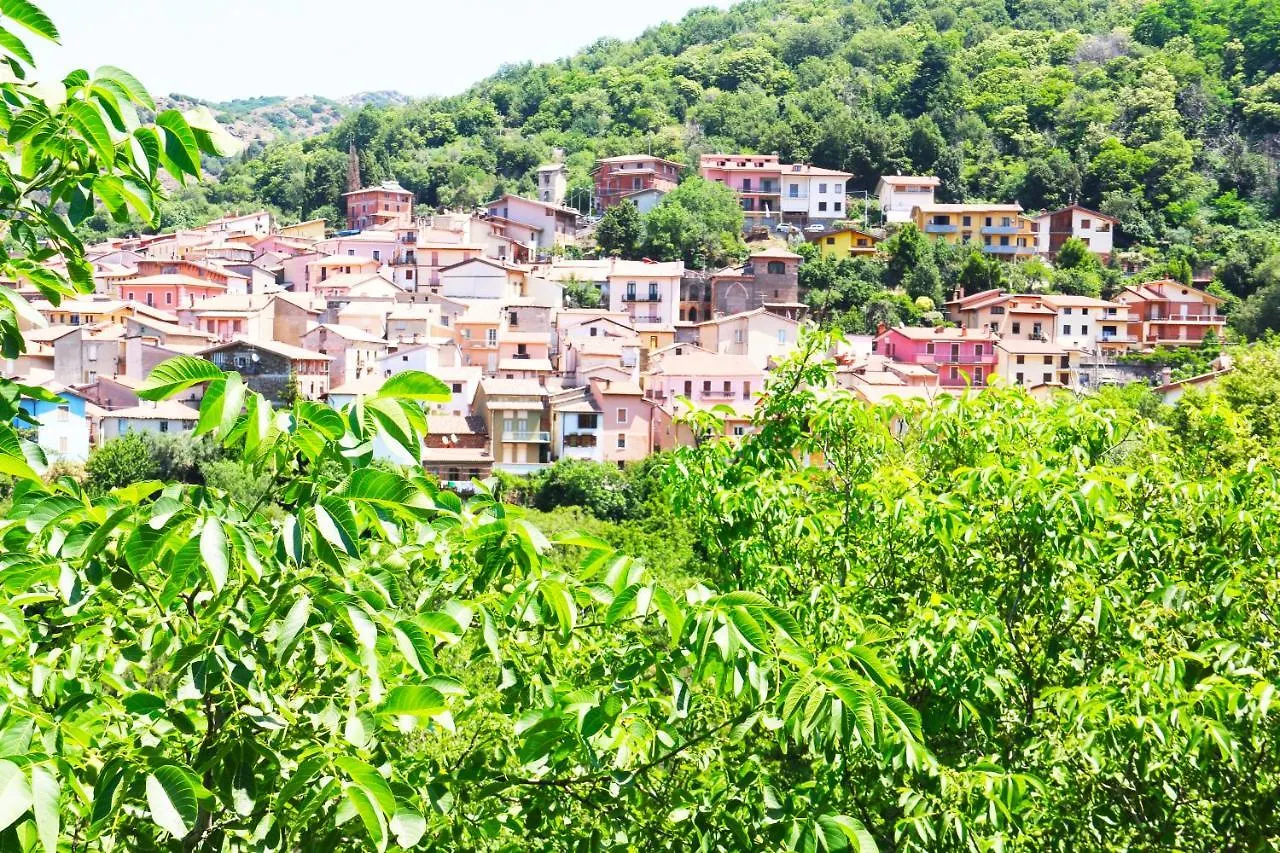 Casa Vacanze Il Giardino - Appartamento Castagno Aritzo